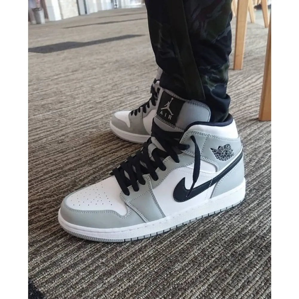 Stylish Nike Jordan Retro 1 Shoes For Women (SUP3838) - Image 3