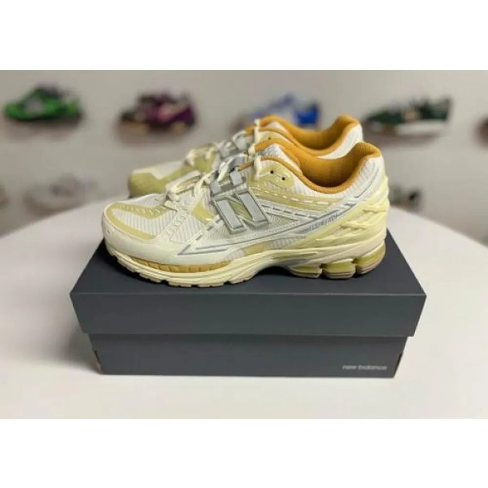 Stylish New Balance 1906r Lunar Shoes For Men (SUP4608) - Image 3