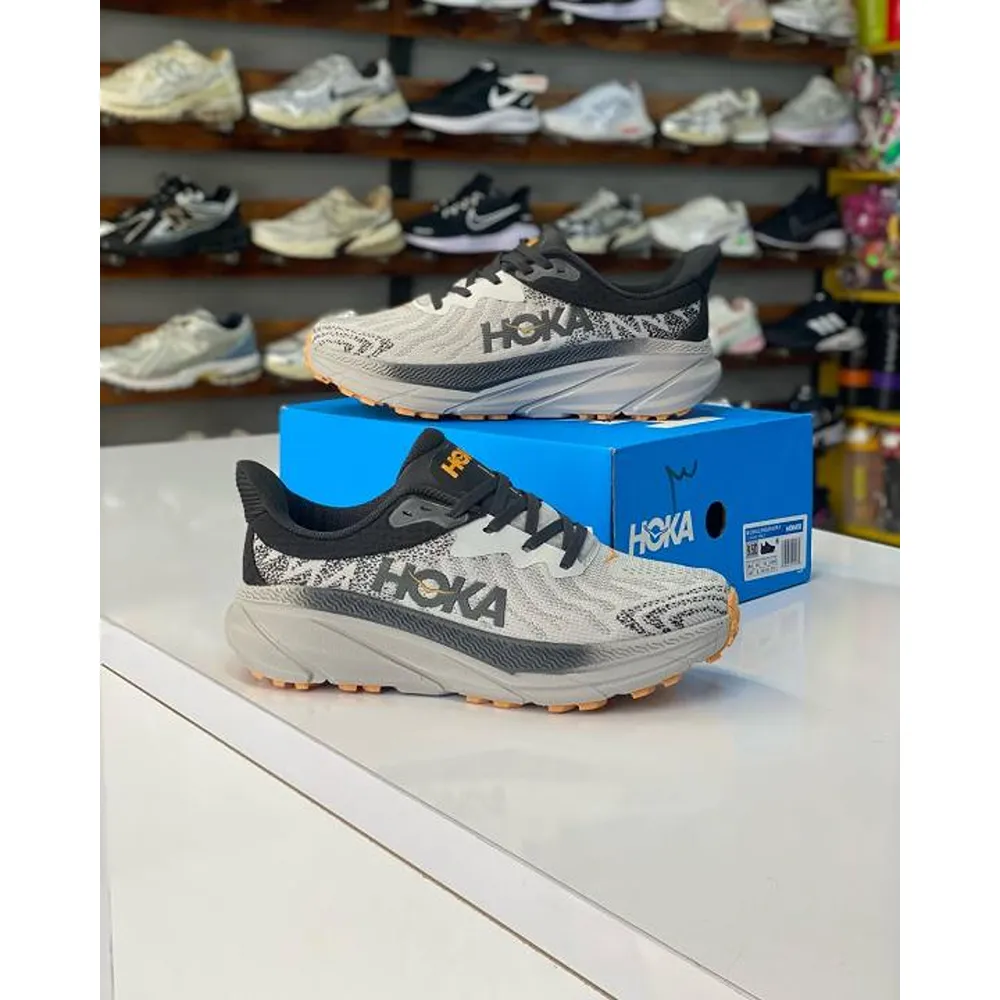 Hoka Challenger Atr