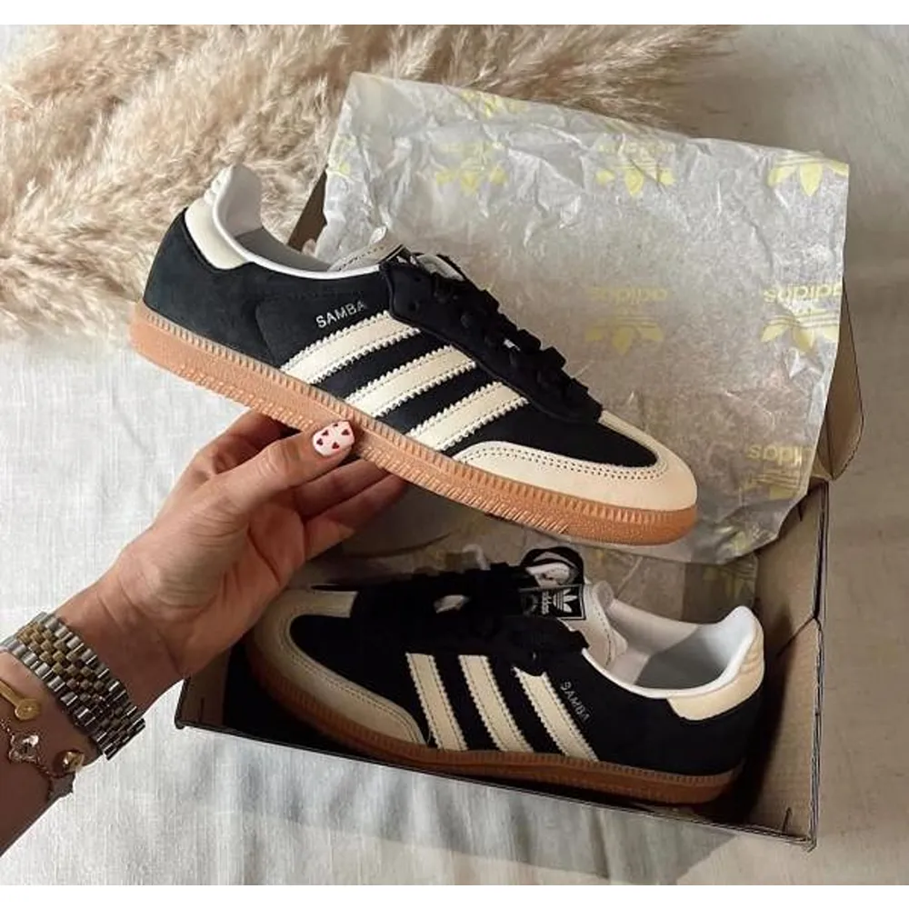 Stylish Adidas Samba Core Black Wonder White Shoes For Men (SUP4629) - Image 2