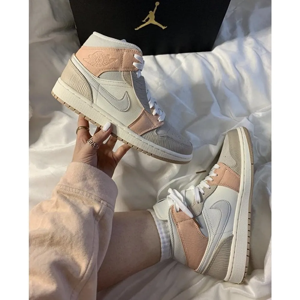 Nike Air Jordan Retro 1